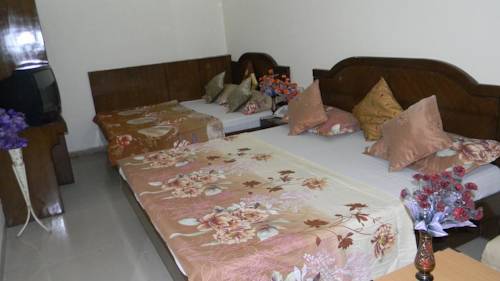 Фото Hotel Maanvi