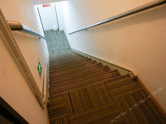 Фото Jintao Chain Hotel