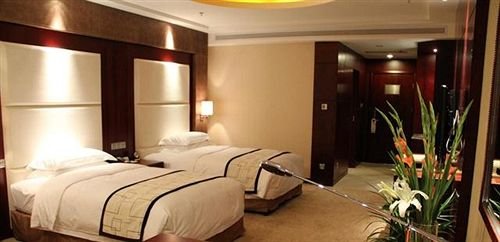 Фото Northwest Petroleum Hotel