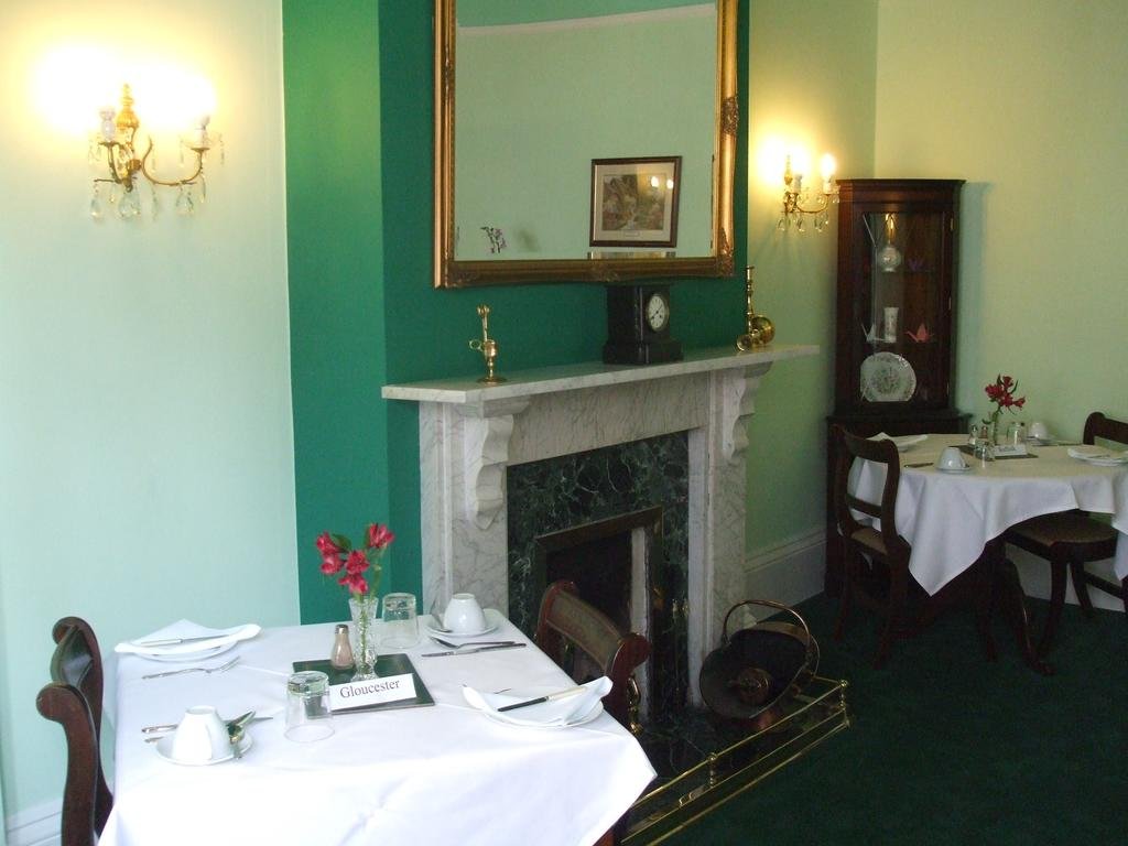 Фото Emsley Guest House