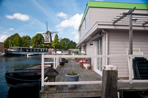 Фото Minties, Floating Bed EN Breakfast