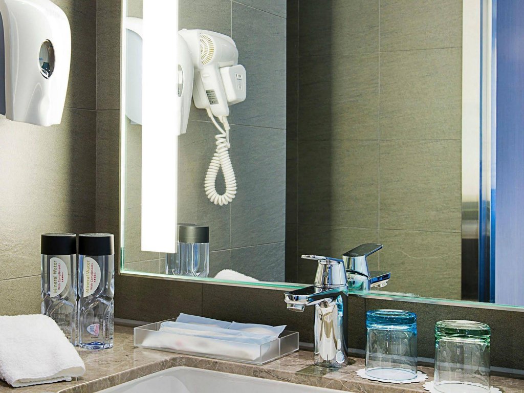 Фото Holiday Inn Express Hong Kong Mongkok