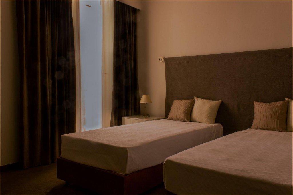 Фото Ever Lisboa City Centre Hotel