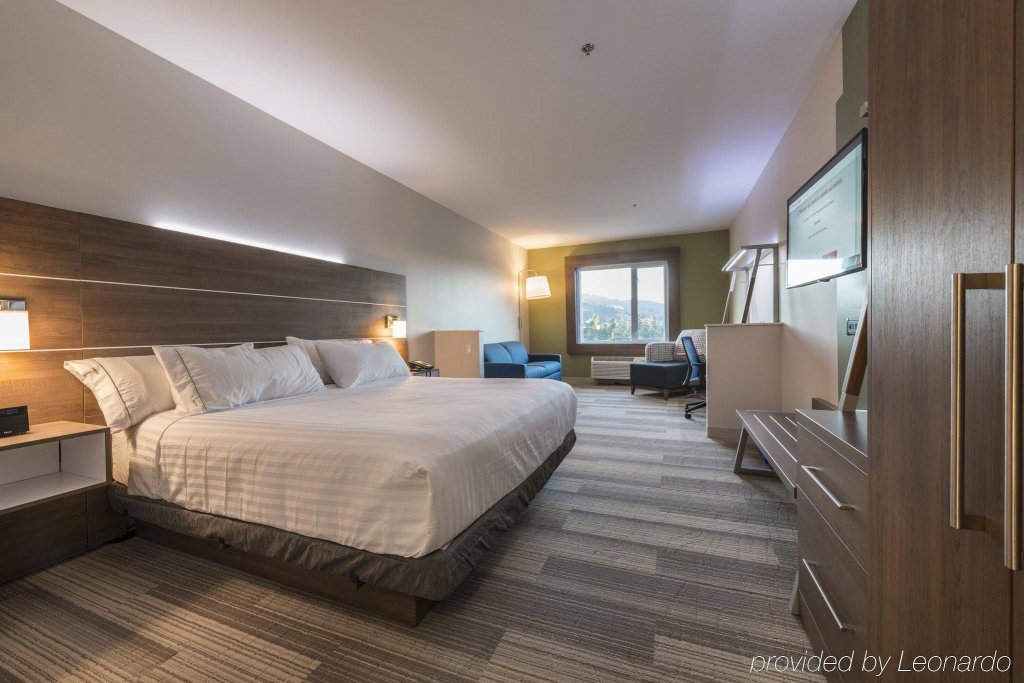 Фото Holiday Inn Express & Suites Victoria Colwood by IHG