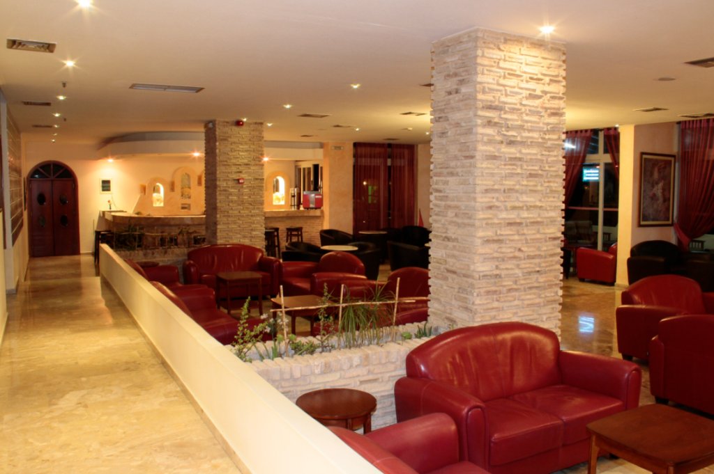 Фото Roselands Hotel Bungalows