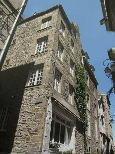 Гостиница AccrocheCoeur Intra Muros в Динане