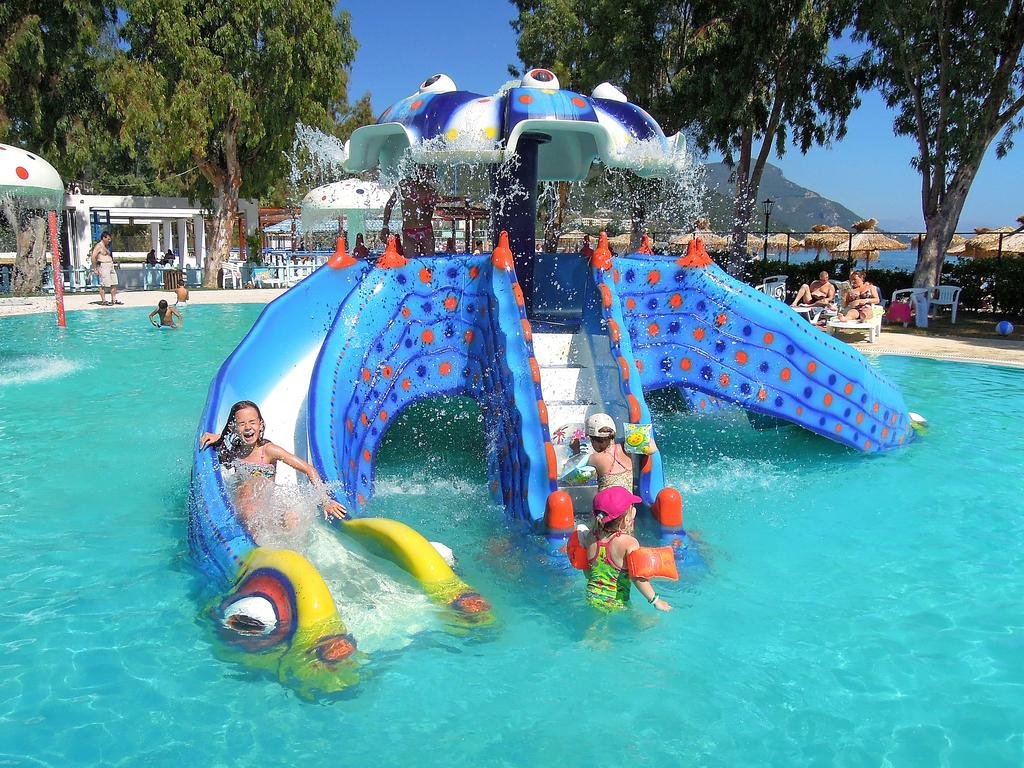 Фото Messonghi Beach Hotel