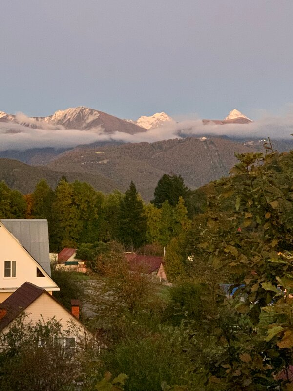 Гостиница Mountain hill в Красной Поляне