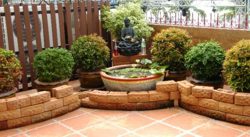 Фото The Red Balcony Inn