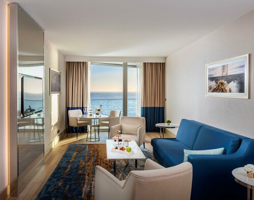 Внешний вид отеля Crowne Plaza Istanbul Florya в Бакыркёйе, фото 5