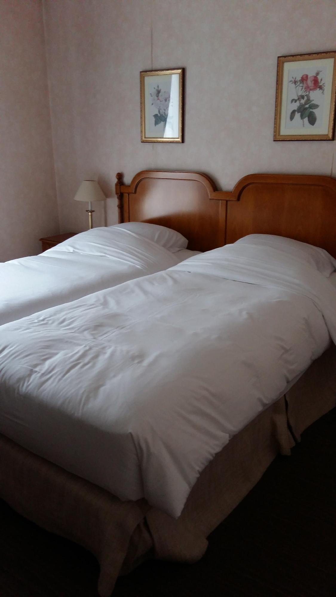 Фото Warwick Reine Astrid Lyon