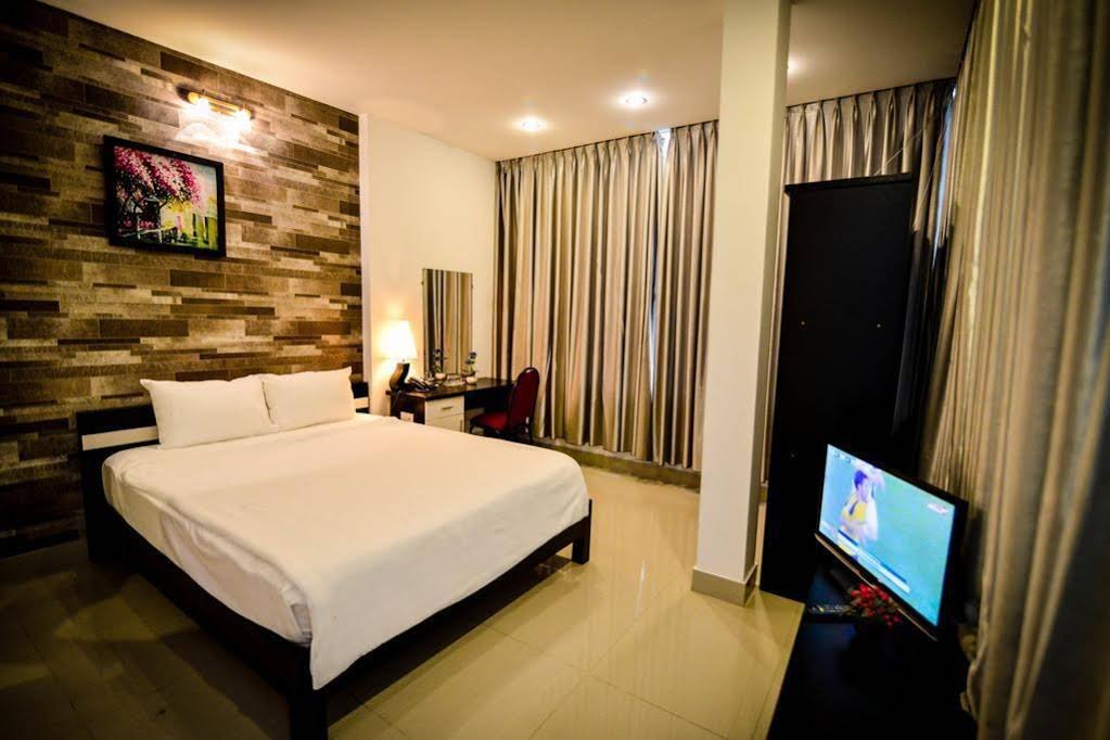 Фото Laurel Hotel