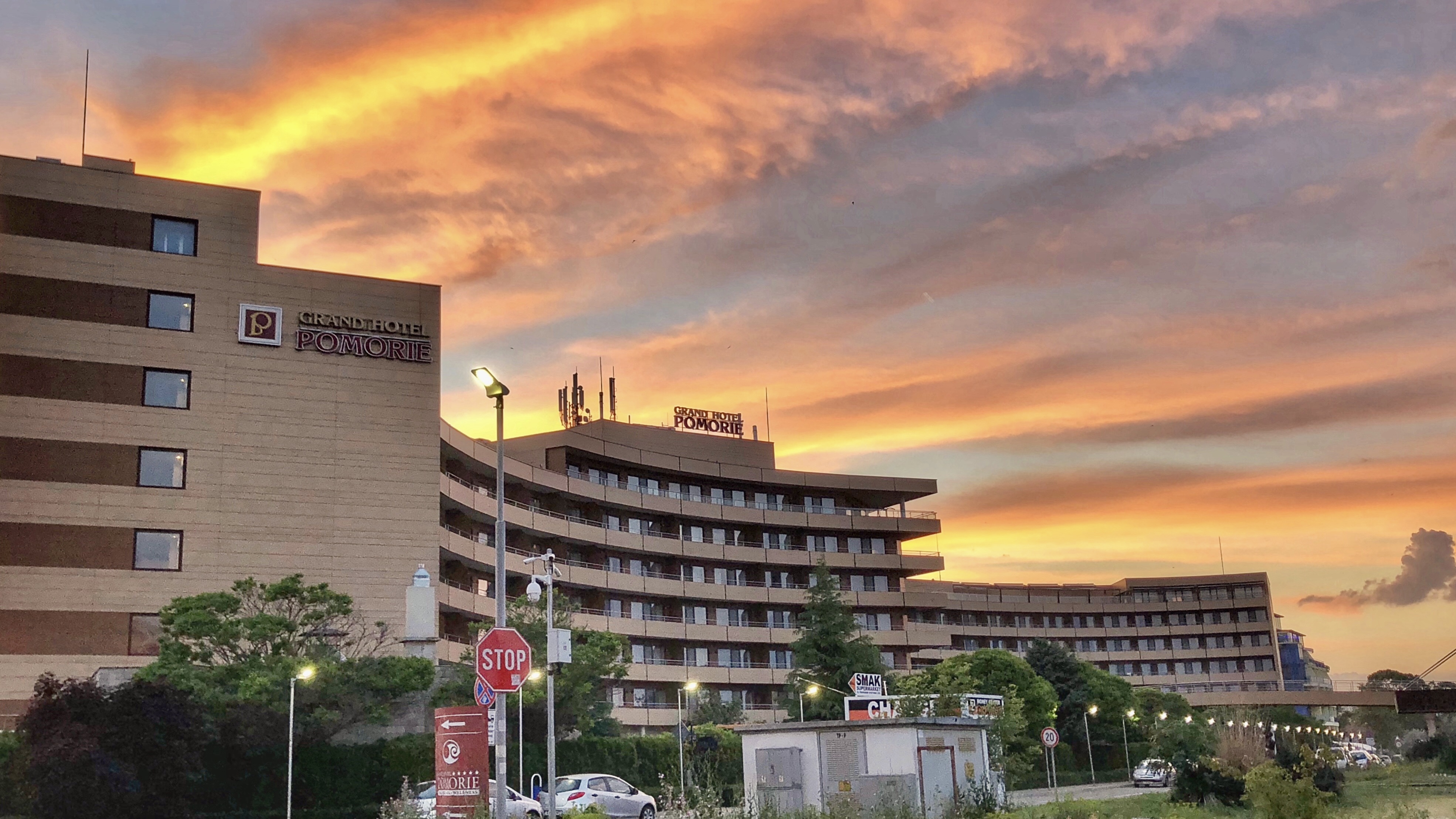 Фото отеля 2