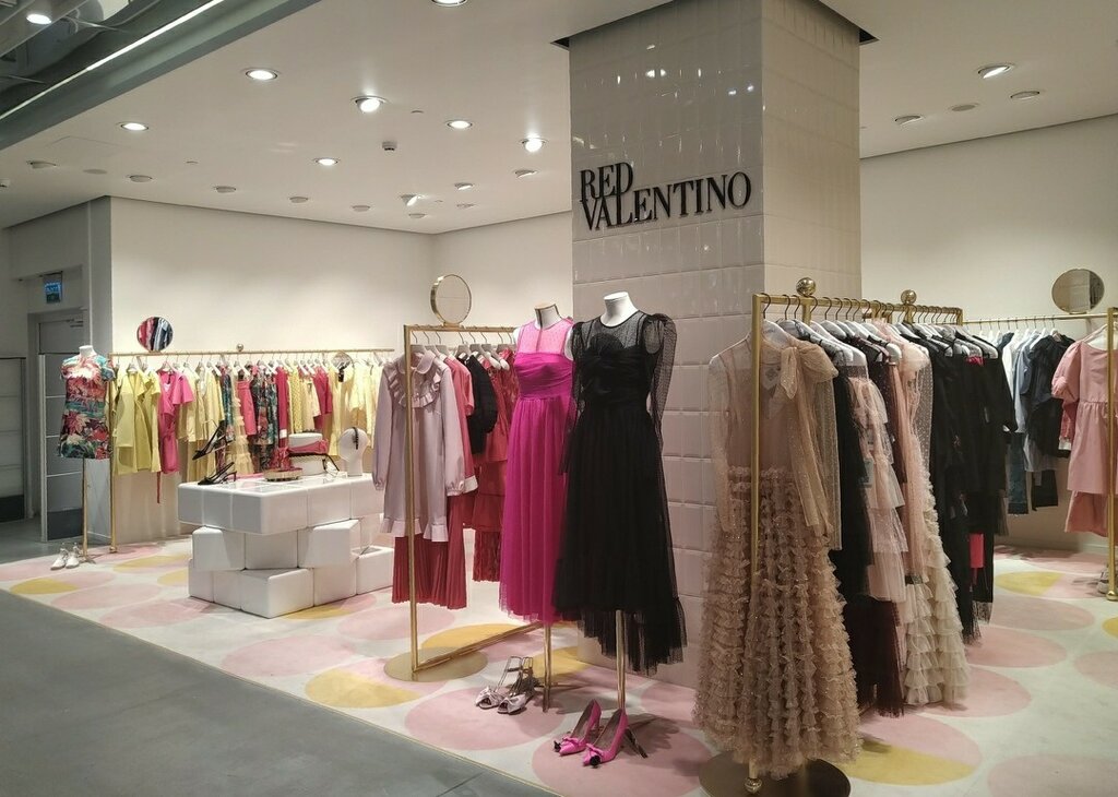 Clothing store R. E. D. Valentino, Moscow, photo