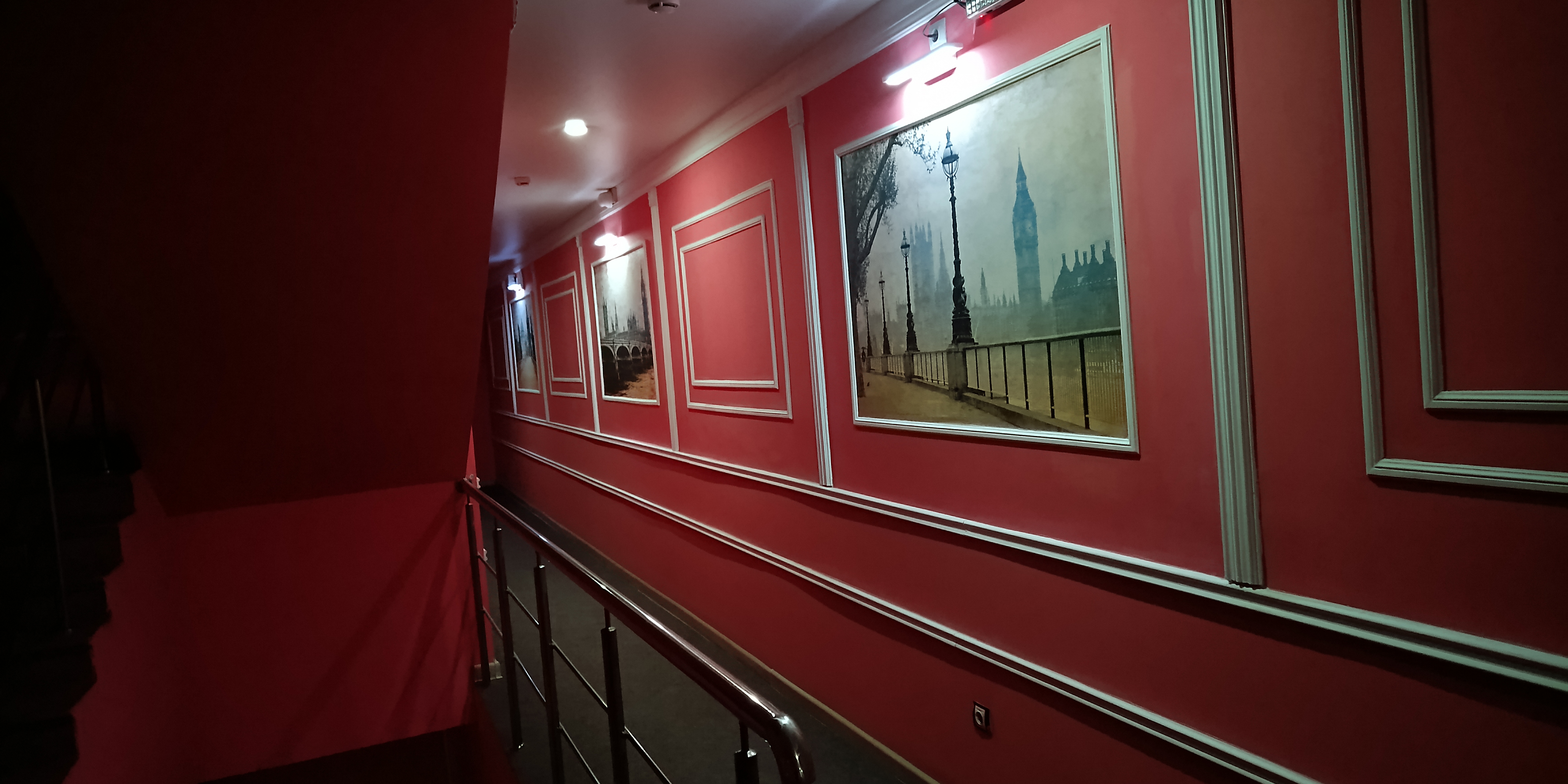 Фото Красная