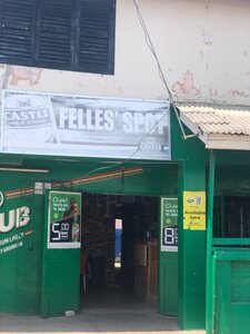 Felles Spot (Rev. Hesse Street, 46), bar, pub
