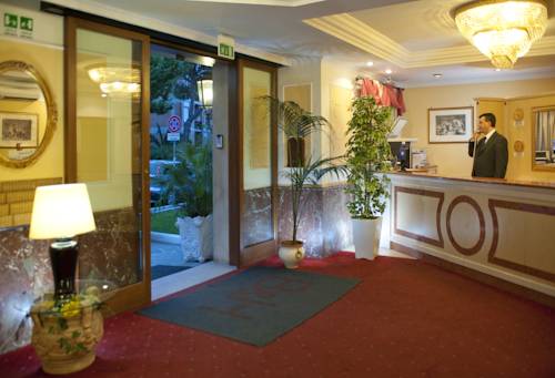 Фото Club House Hotel