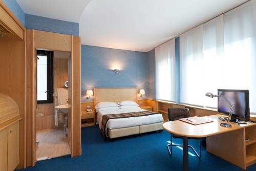 Фото Best Western Plus Executive Hotel and Suites