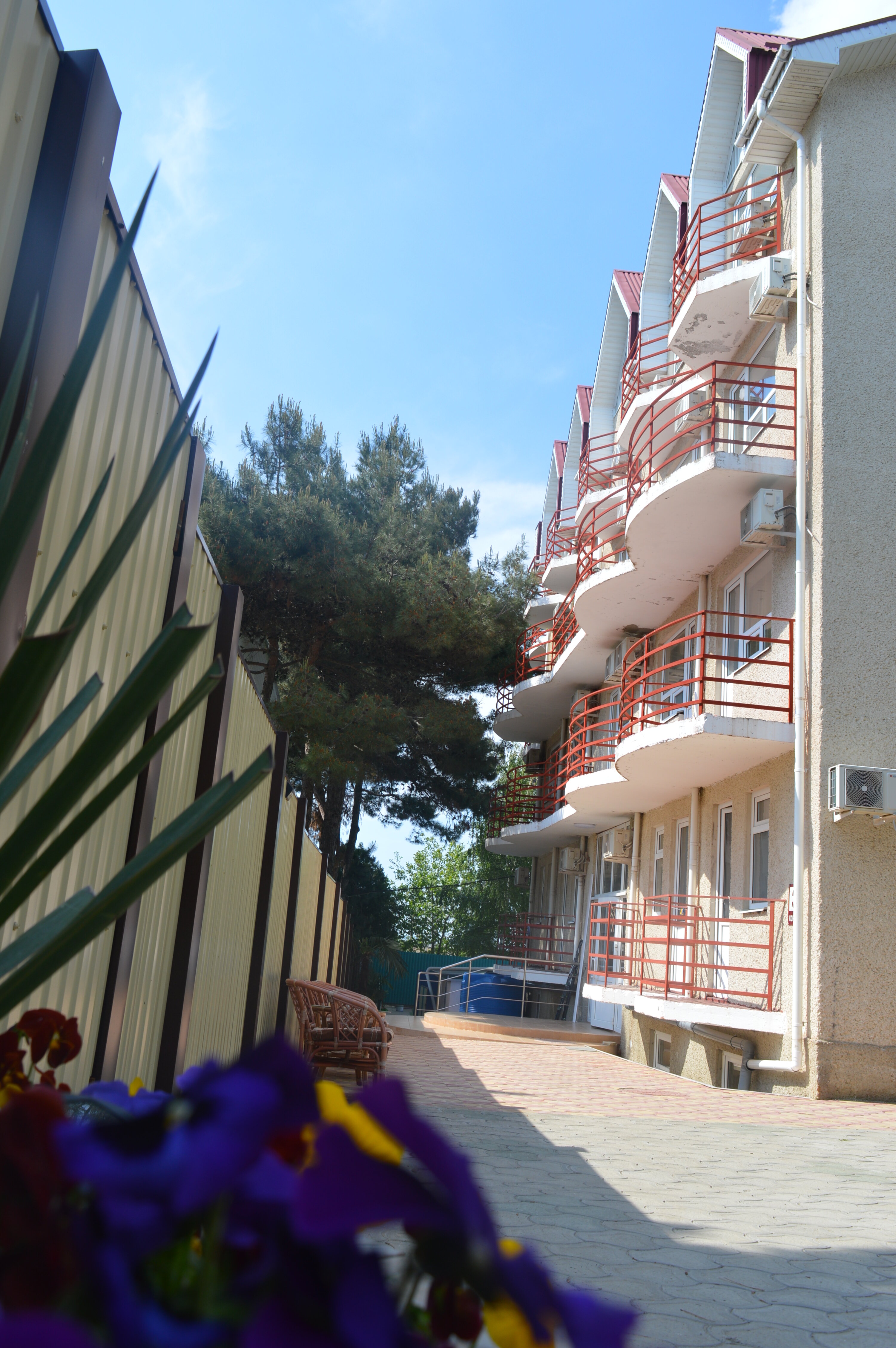 Фото отеля 2