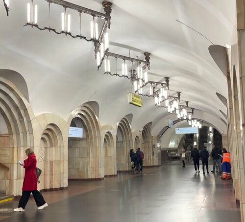 Metro Dobrininskaya (Moscow, Korovy Val Street, к1А), metro station