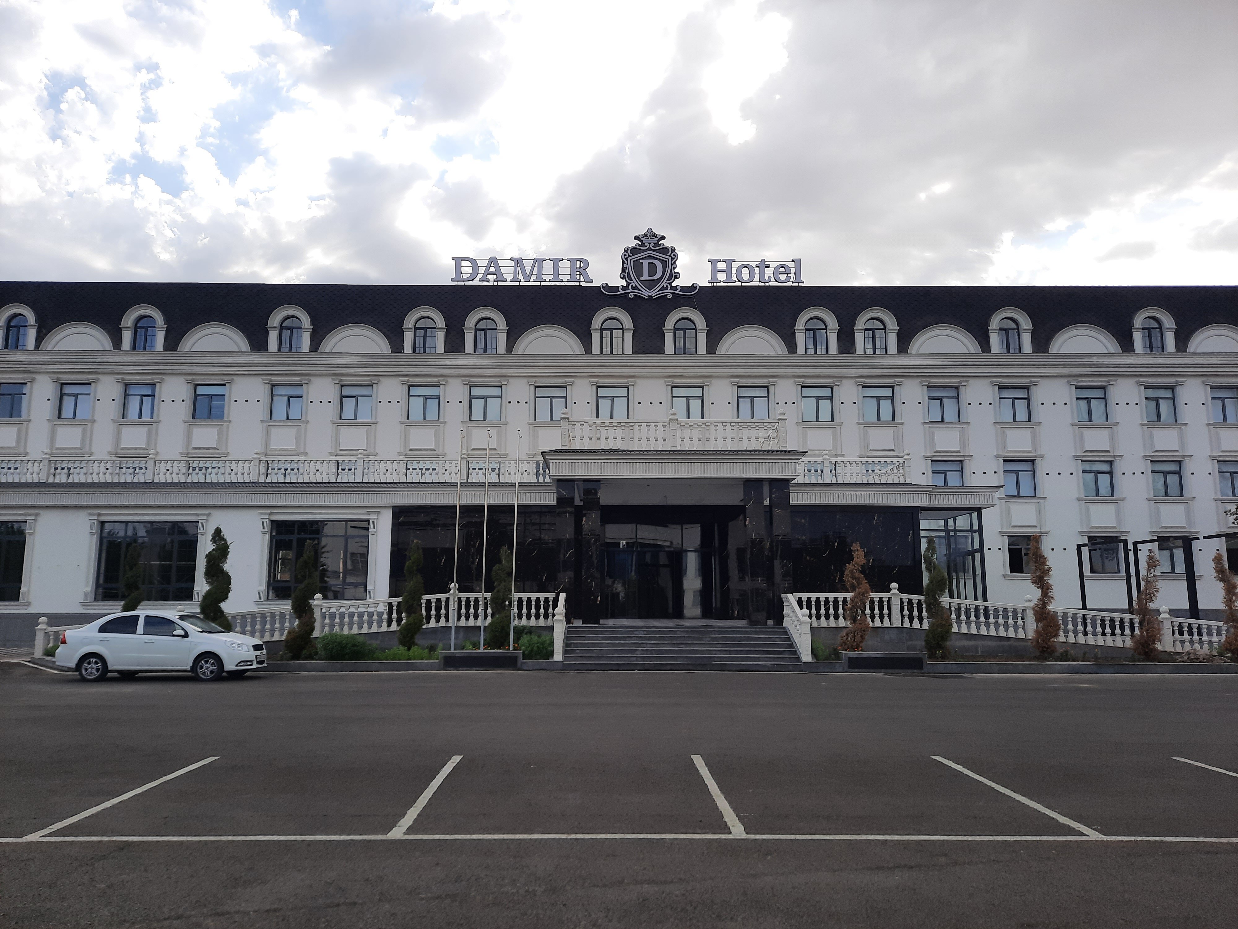 Фото отеля 1