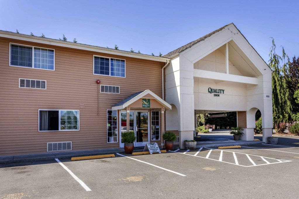 Фото Quality Inn Near Seattle Premium Outlets