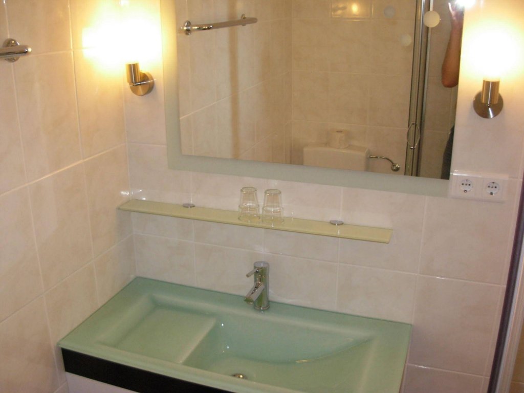 Фото Land-gut-Hotel Nordsee, Hotel Schild