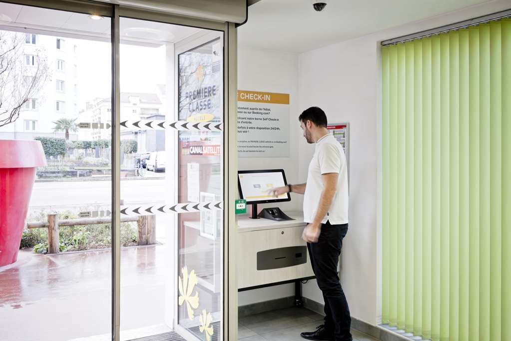 Фото Premiere Classe Lyon Centre - Gare Part Dieu