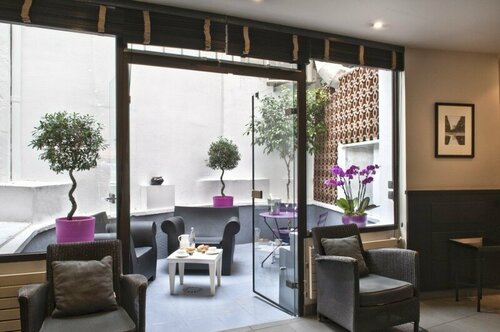 Гостиница Le Bon Hotel в Нейи-сюре-Сене
