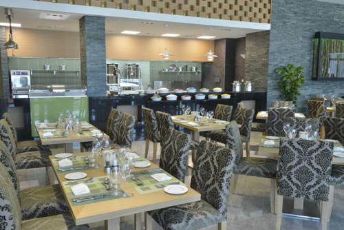 Фото Ramee Grand Hotel and Spa