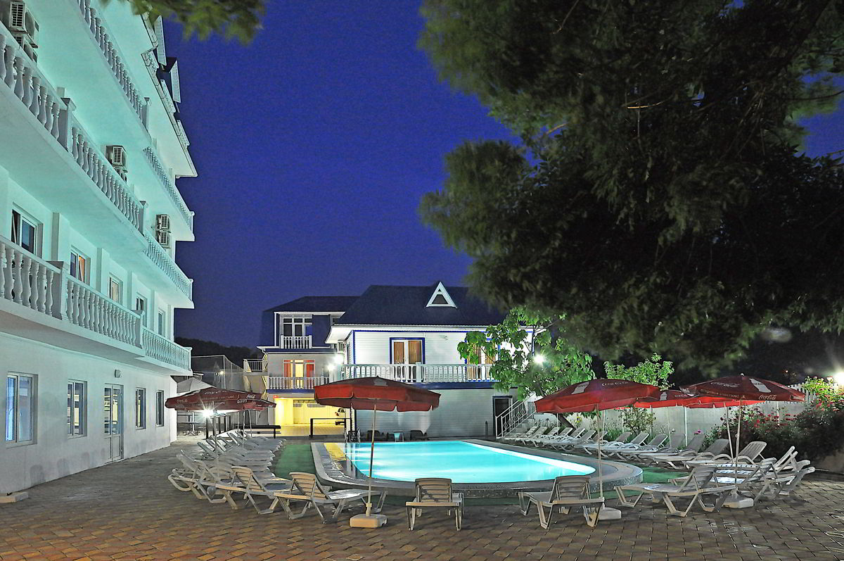 Фото отеля 2