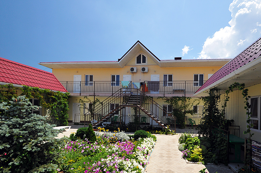 Фото отеля 1