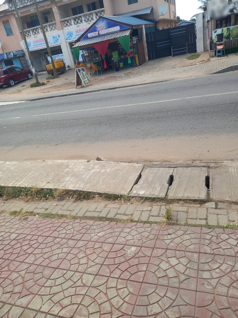 Fast food Spicy groceries, Accra, photo