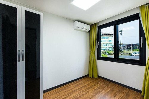 Гостевой дом Petit Jeju Victor в Чеджу