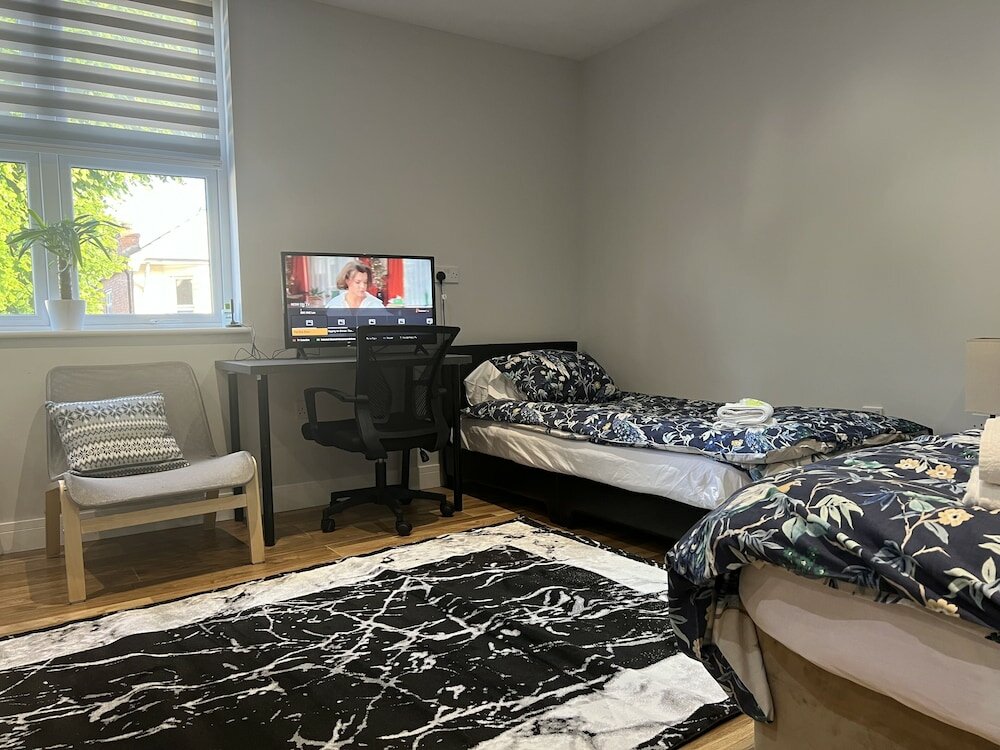 Фото The Grand Bleu - Next to Tube station