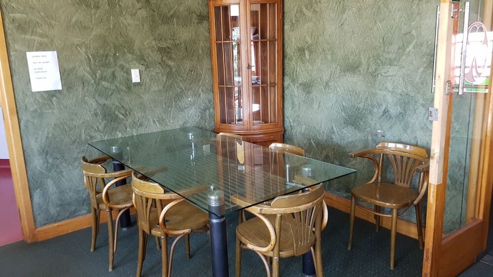 Фото Whakatane Hotel