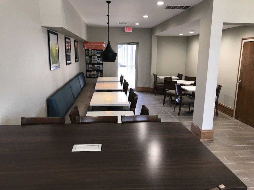 Фото Days Inn by Wyndham Grove