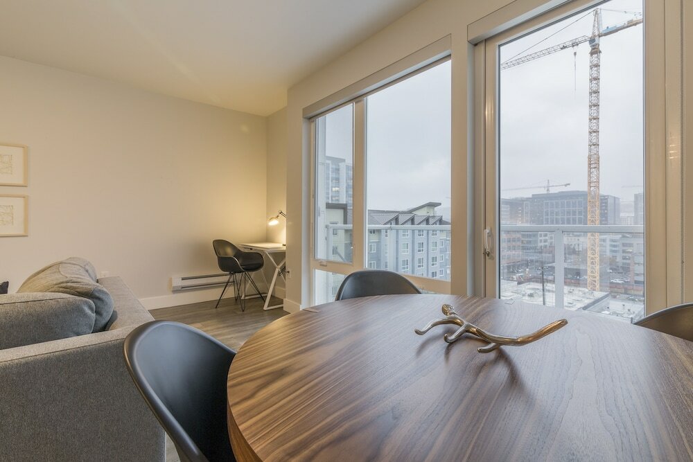 Фото Domicile Suites at Mark on 8th