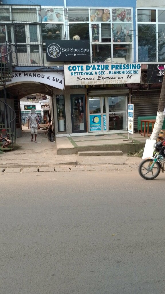 Laundry Côte d'Azur Pressing, Douala, photo