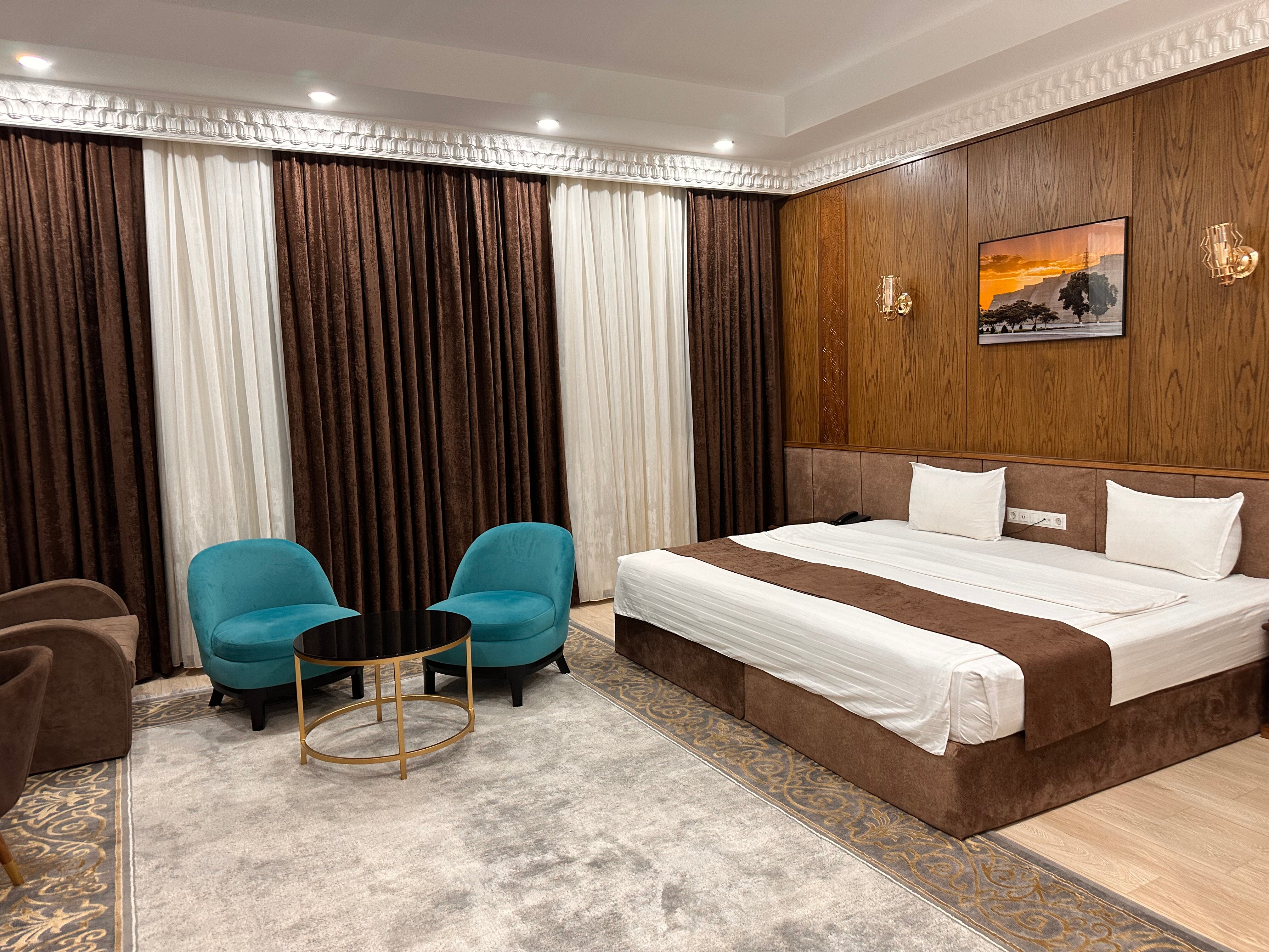 Фото Paradise Plaza Luxury Hotel