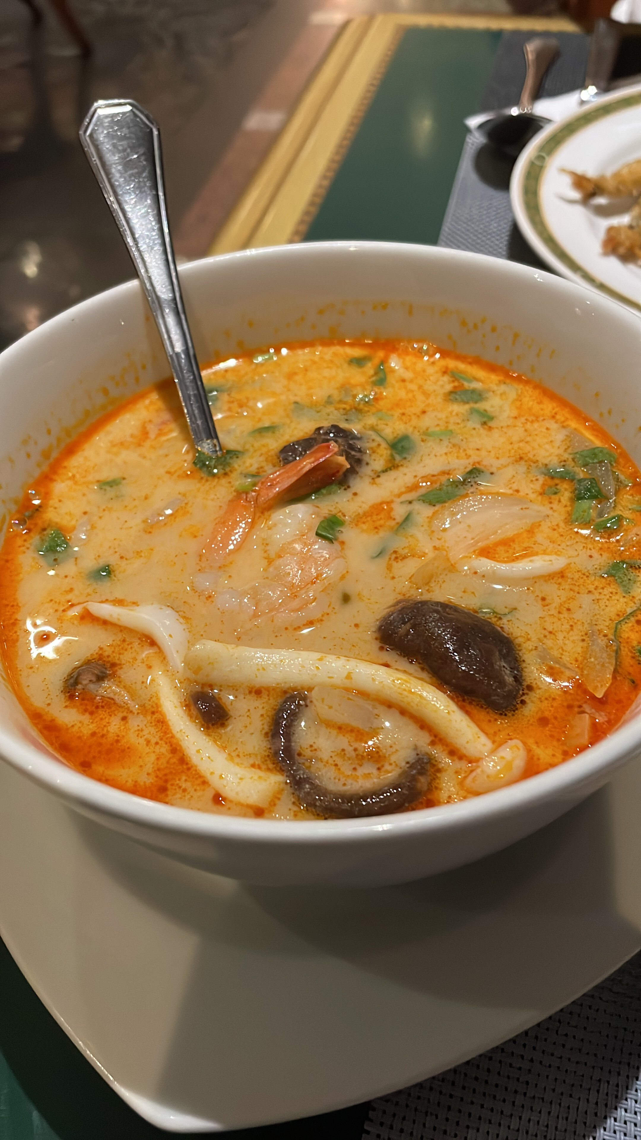 Фото Golden Tulip Sovereign Hotel