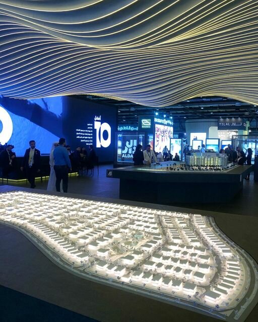 Making layouts Livescale, Dubai, photo