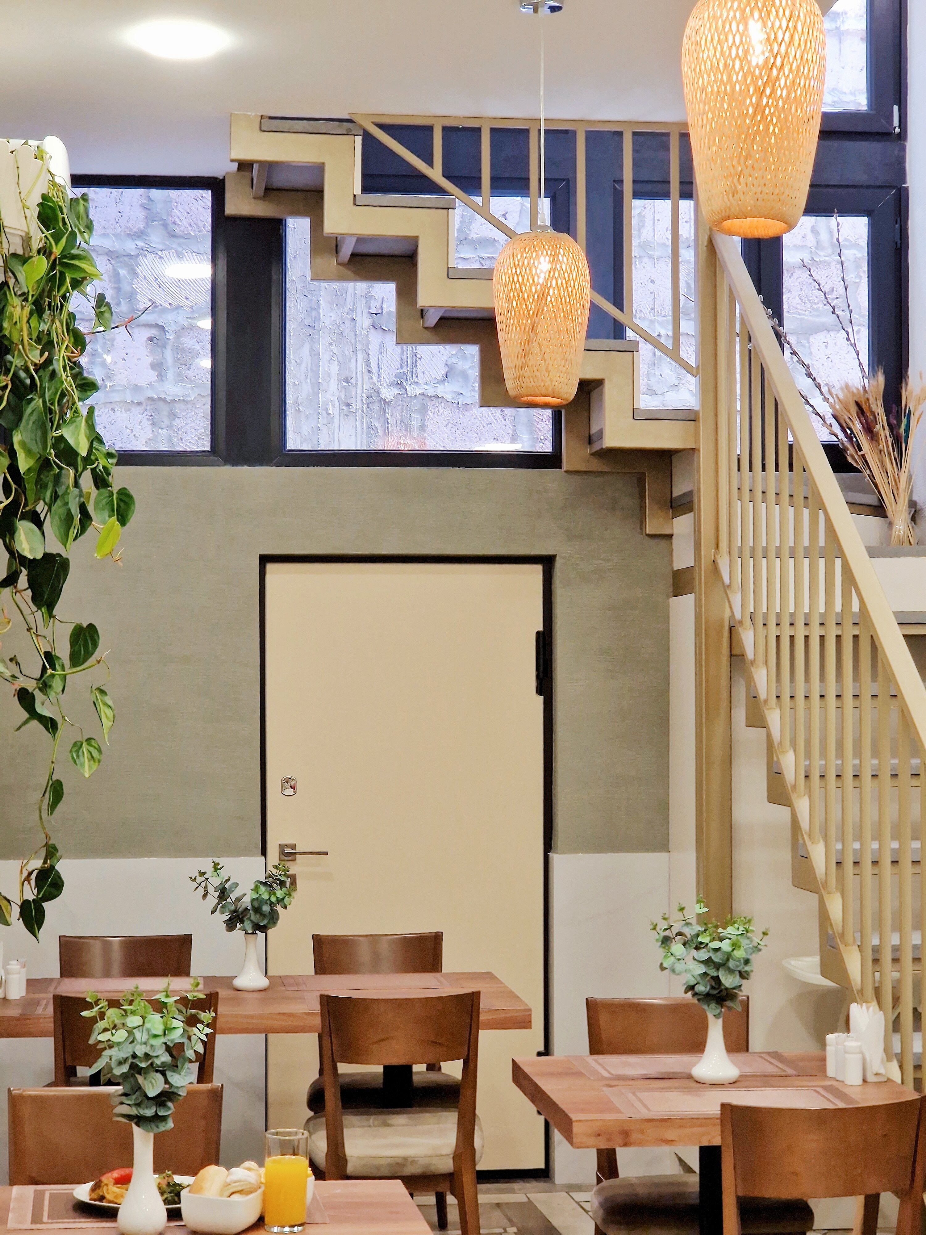 Фото The House Hotel