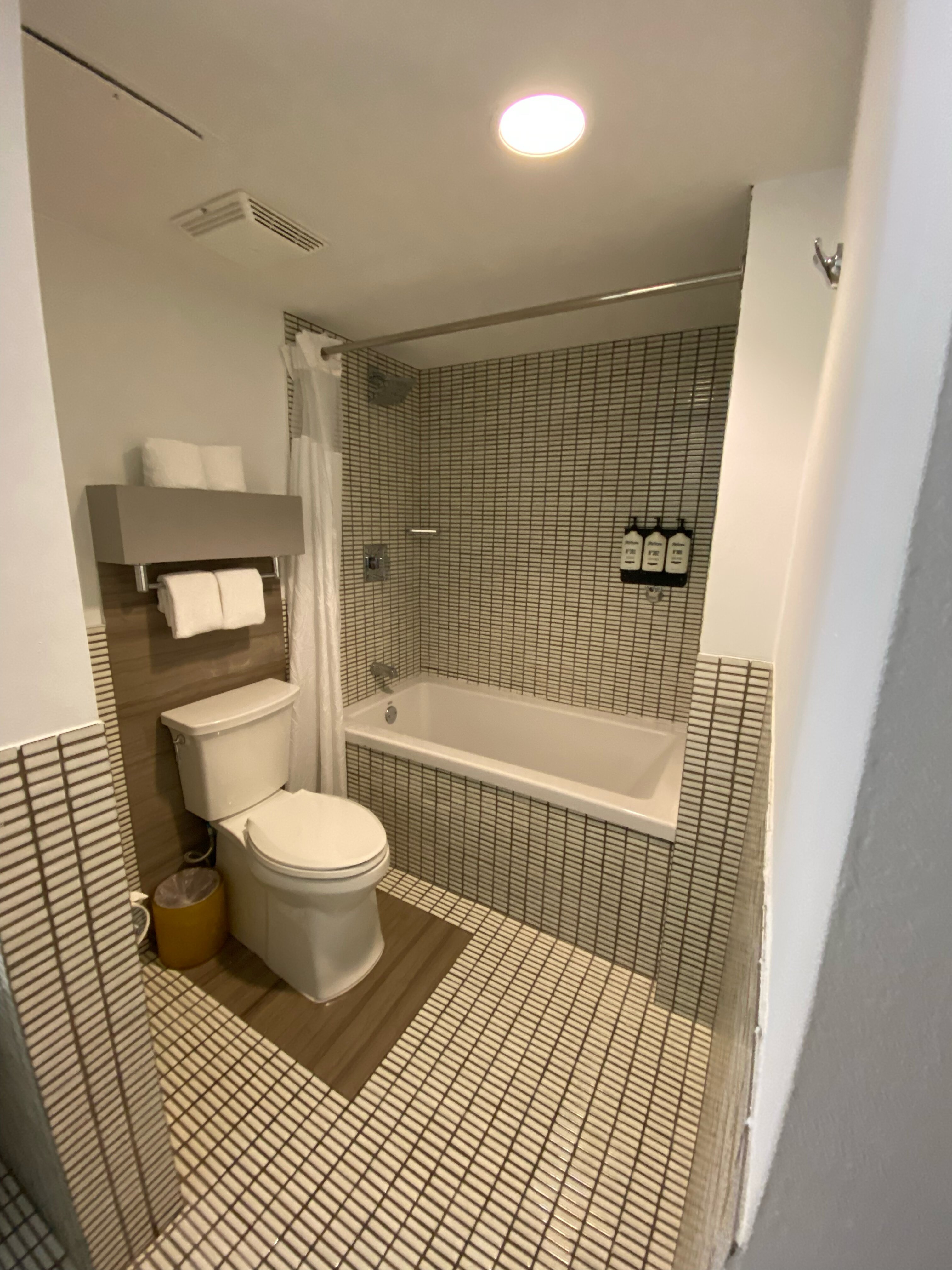 Фото Royal Palm South Beach Miami, a Tribute Portfolio Resort