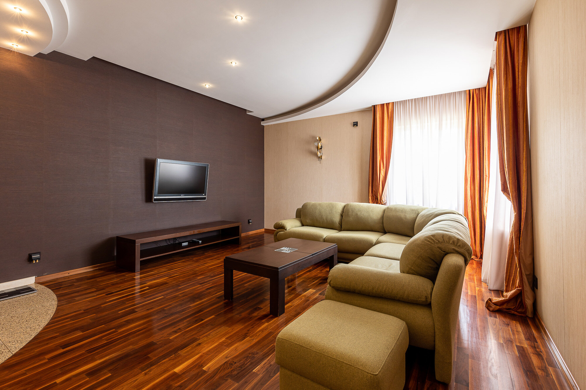 Фото Апартаменты на улице Виноградной 15/1