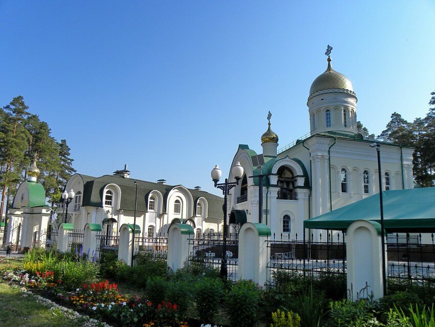 Березовский храм новоаннинский фото Панорама: Церковь святого мученика Иоанна Воина, православный храм, Берёзовский 