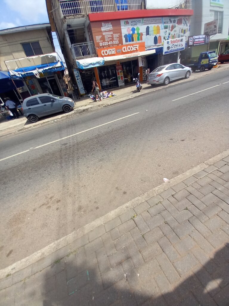 Clothing store Come closer enterprise, Accra, photo