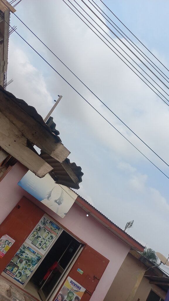 Barber shop Devine Barbering Salon, Accra, photo