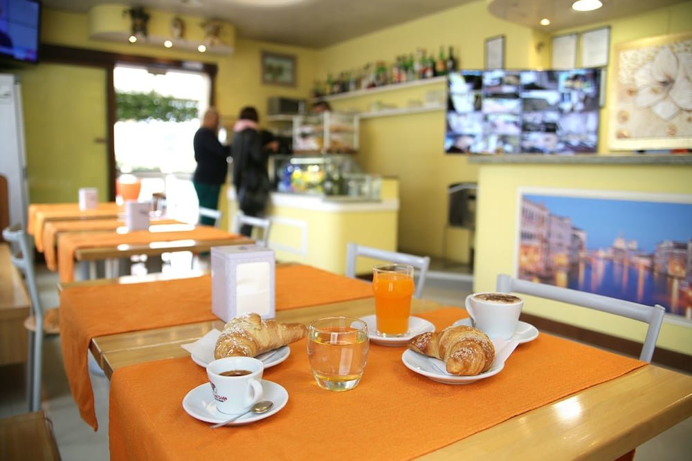 Фото Albergo Nuova Aurora