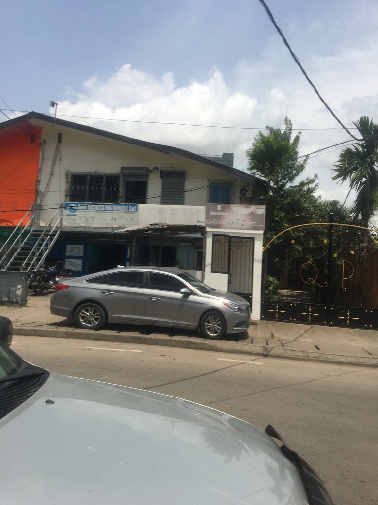 Business center Bone Business Boulonnerie S-a C, Douala, photo